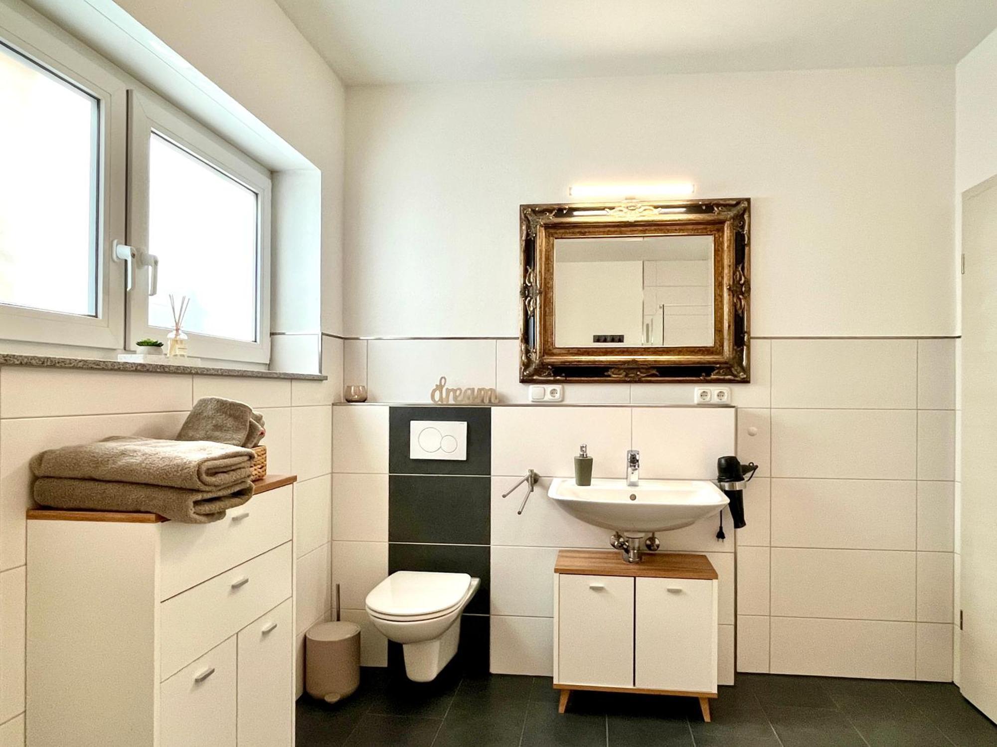 Ferienwohnung Moseltraum, 1-6 Pers, Mit 3 Schlafzimmer Und Panoramabalkon Mueden Luaran gambar