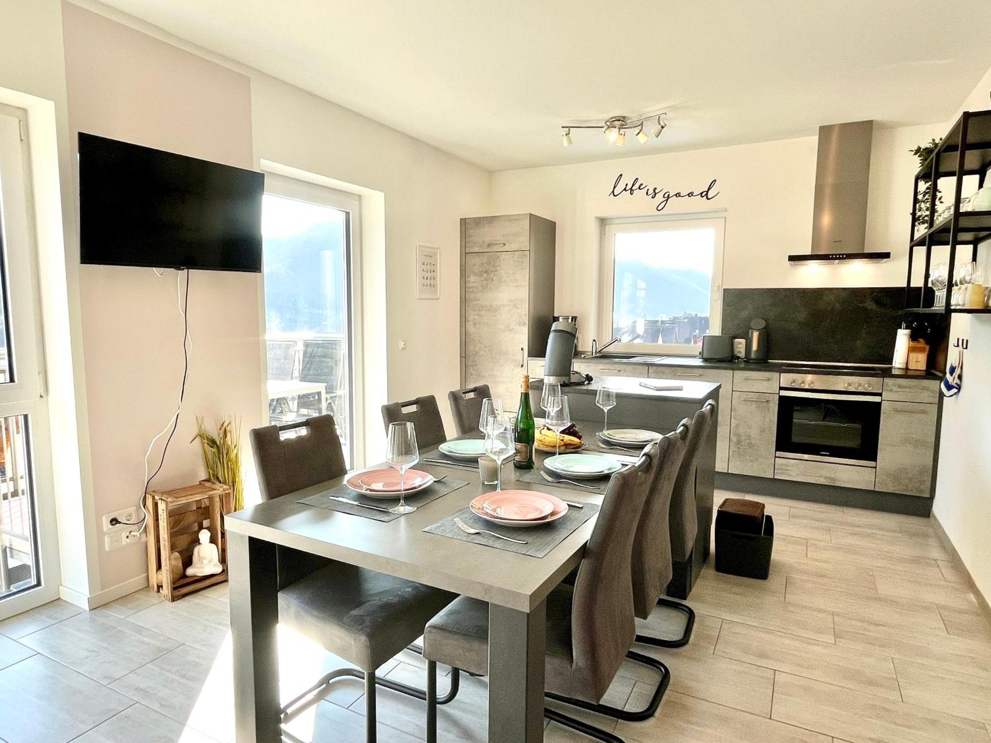 Ferienwohnung Moseltraum, 1-6 Pers, Mit 3 Schlafzimmer Und Panoramabalkon Mueden Luaran gambar