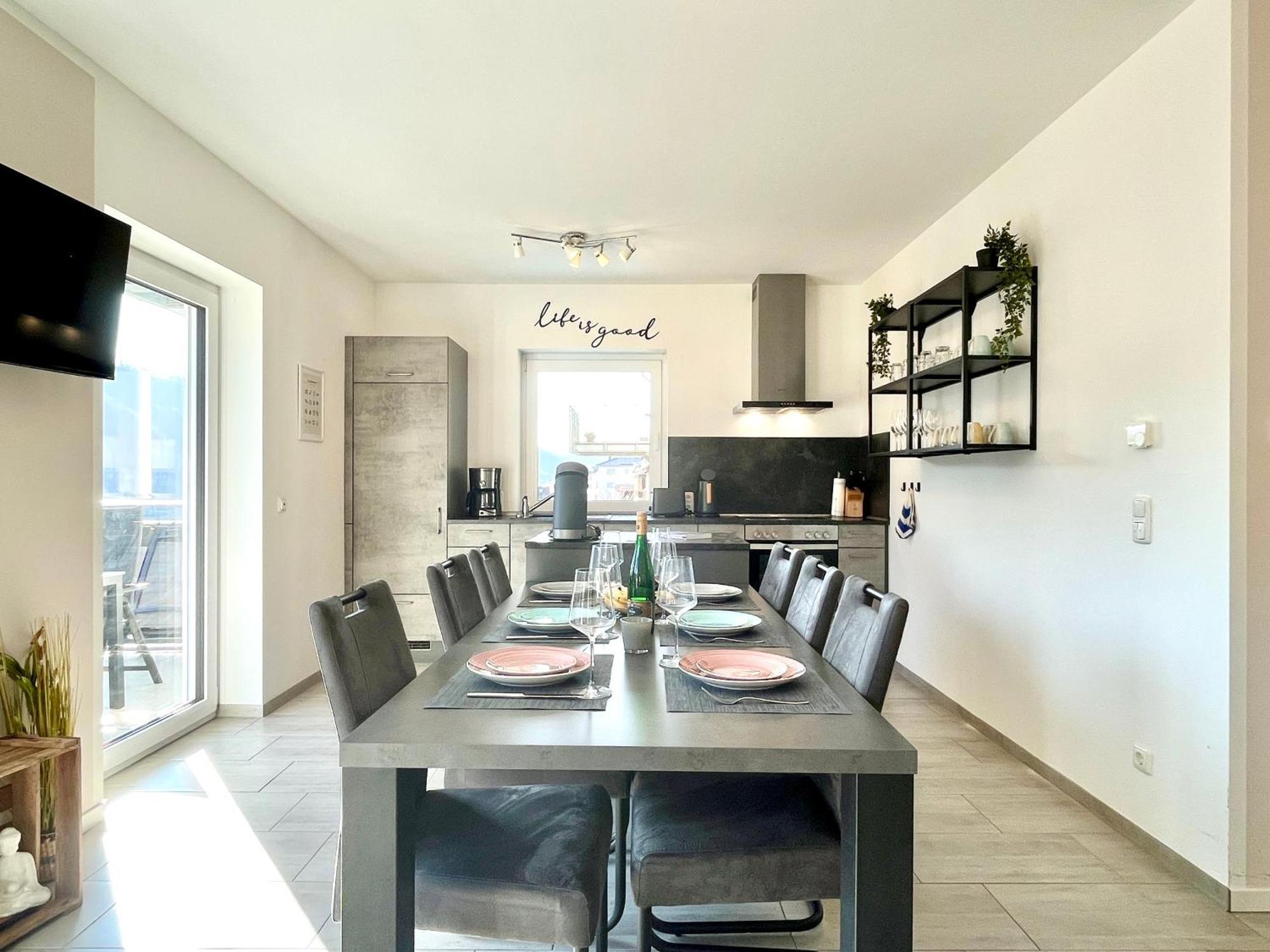 Ferienwohnung Moseltraum, 1-6 Pers, Mit 3 Schlafzimmer Und Panoramabalkon Mueden Luaran gambar
